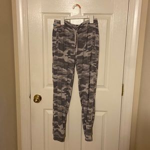 P.J. SALVAGE sweat pants size: M